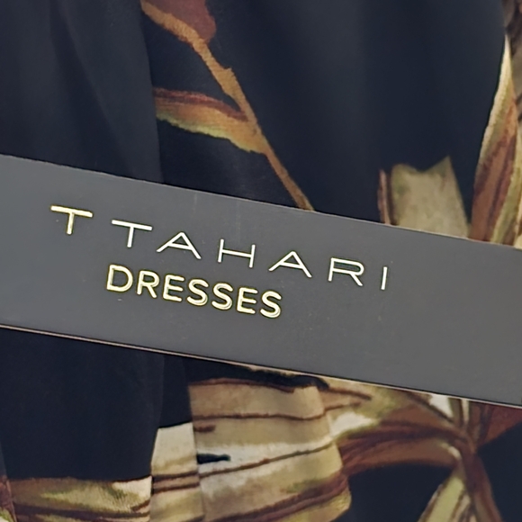 T Tahari Black and Brown Leaf Print Jumpsuit. Size L. nwt. - Picture 9 of 9